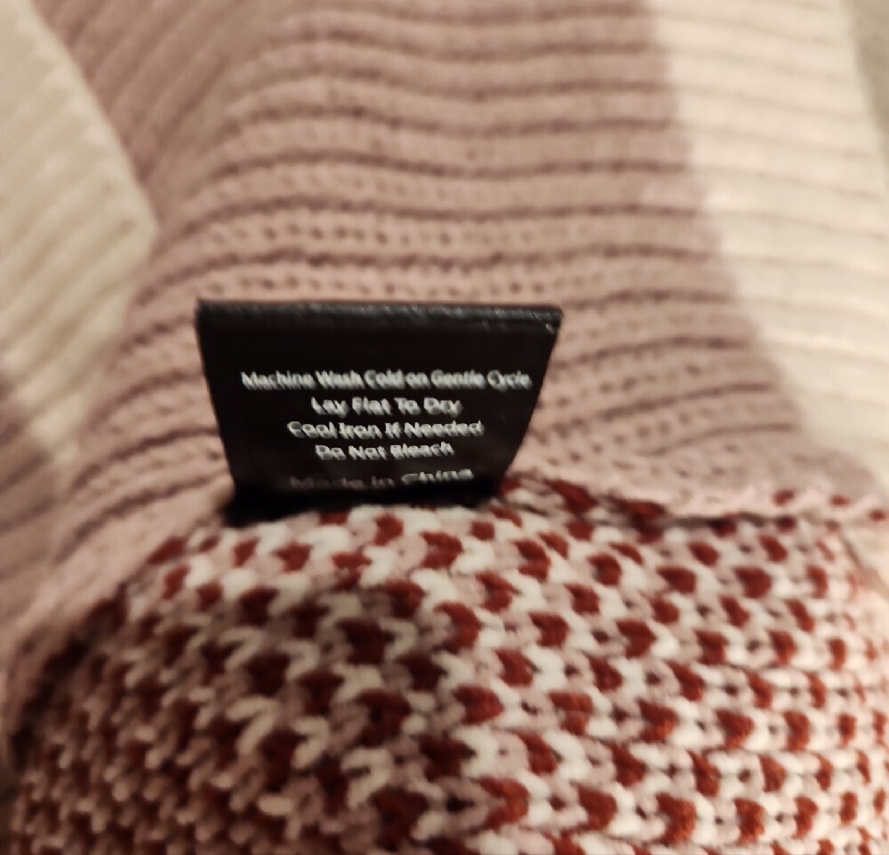 POL Light Mauve Cream V-Neck Patterned Sweater Women's Size Small - Picture 8 of 8